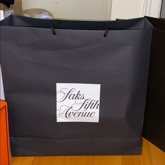 Designer shopping bags, and boxes - Picture 8 of 9